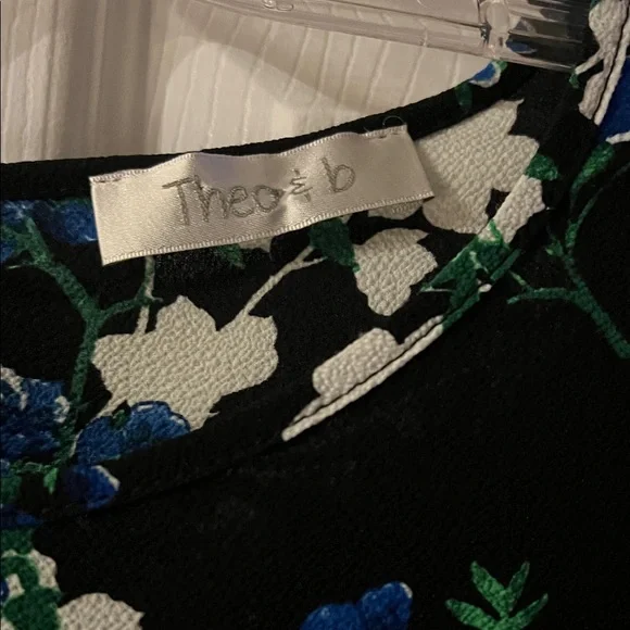 4/$20 Theo & b Black Floral Blouse with Blue Highlights - Picture 2 of 4
